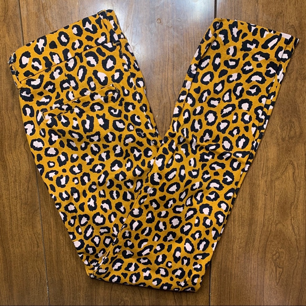 Old Navy Pixie Ankle Leopard Print Pants